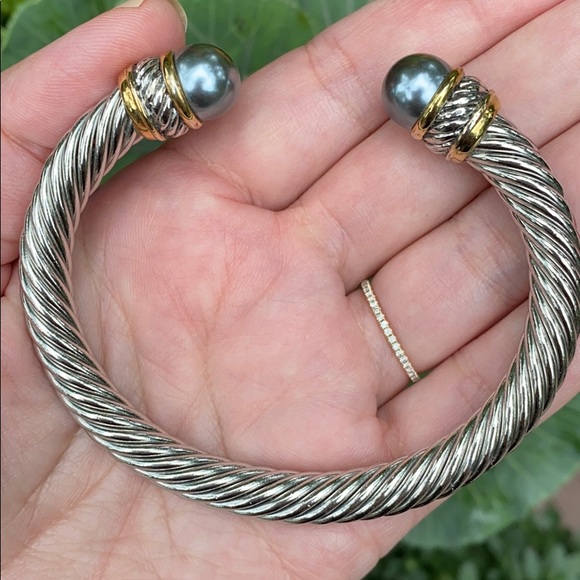 Cute Cable Cuff - Picture 10 of 11